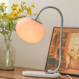 Bordlampe i metal og glas med marshmallow-form