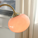 Bordlampe i metal og glas med marshmallow-form