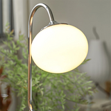 Bordlampe i metal og glas med marshmallow-form