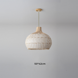Moderne rattanpendel i håndfletning