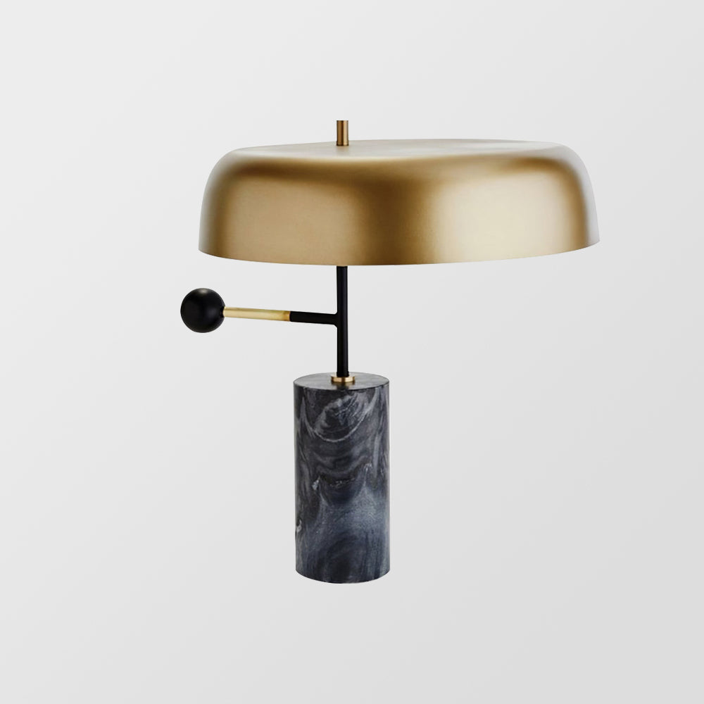 Moderne høj sort bordlampe til natbordet