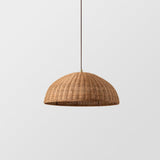 Retro rattanpendel med kuppelform til spisestuen