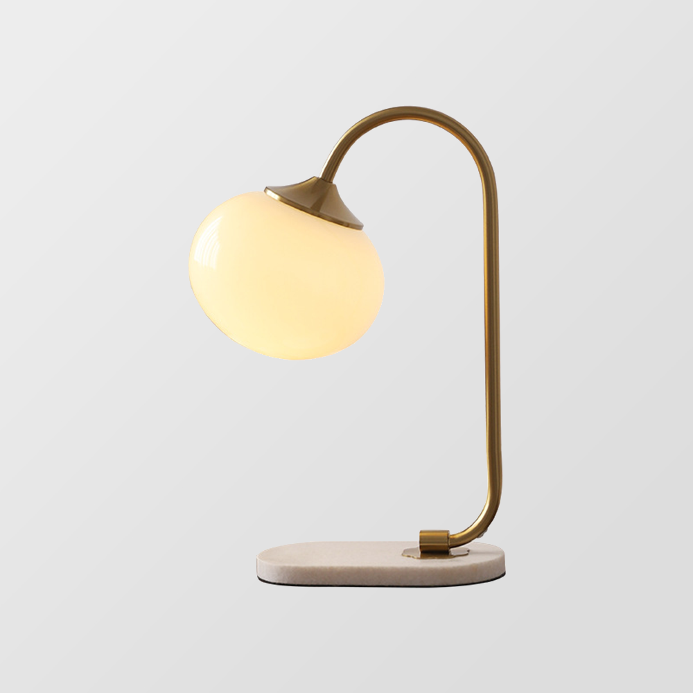 Bordlampe i metal og glas med marshmallow-form