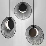 Metalpendel – minimalistisk sort hængelampe til spisestuen