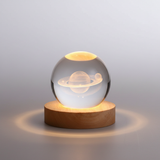 Natlampe med krystalkugle – 3D-lampe med planet- og månemotiv