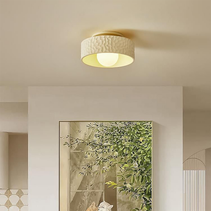 Loftlampe i creme – fransk enkel loftbelysning