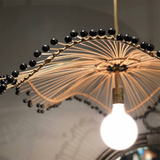 Moderne håndflettet rattanpendel