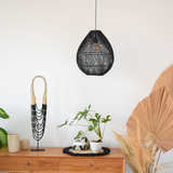 Boho sort håndflettet rattanpendel