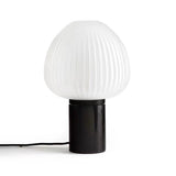 Bordlampe – nordisk enkel natbordslampe til soveværelset
