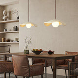 Moderne pendel i resin med hatteform
