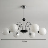 Lysekrone i glas – nordisk loftlampe til stuen