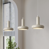 Pendel i creme med puck-form – bauhaus hængelampe