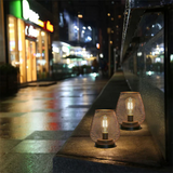 Bordlampe i metal med gitterskærm – trådløs opladelig bordbelysning