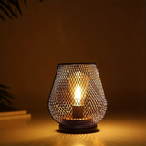 Bordlampe i metal med gitterskærm – trådløs opladelig bordbelysning