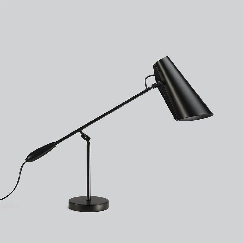 Bordlampe i jern – nordisk