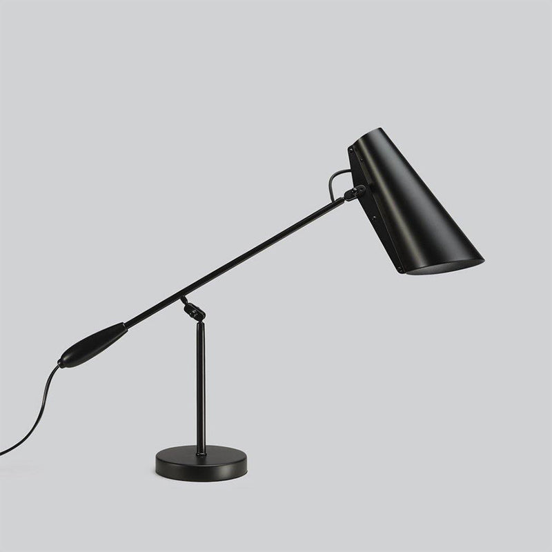 Bordlampe i jern – nordisk