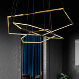 Loftlampe med polygonform – moderne geometrisk loftbelysning til stuen