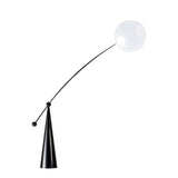 Gulvlampe i jern med fiskestangsform – minimalistisk standerlampe