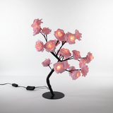 Bordlampe med rosenmotiv – dekorativ trælampe i otte farver