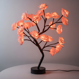 Bordlampe med rosenmotiv – dekorativ trælampe i otte farver