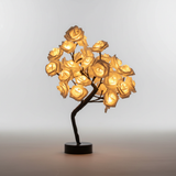 Bordlampe med rosenmotiv – dekorativ trælampe i otte farver