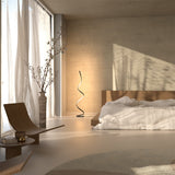 Gulvlampe med spiralform – minimalistisk dæmpbar standerlampe