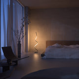 Gulvlampe med spiralform – minimalistisk dæmpbar standerlampe