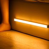 Væglampe som lyslist – magnetisk LED med bevægelsessensor