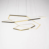 Loftlampe med polygonform – moderne geometrisk loftbelysning til stuen