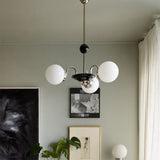 Lysekrone i glas – nordisk loftlampe til stuen