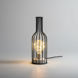 Bordlampe i metal med stofskærm – klassisk bordbelysning i tre former