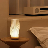 Bordlampe i metal med dobbelt skærm – moderne dæmpbar bordbelysning