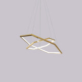 Loftlampe med polygonform – moderne geometrisk loftbelysning til stuen
