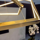 Loftlampe med polygonform – moderne geometrisk loftbelysning til stuen