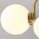 Lysekrone i glas – nordisk loftlampe til stuen