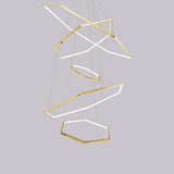 Loftlampe med polygonform – moderne geometrisk loftbelysning til stuen