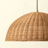 Retro rattanpendel med kuppelform til spisestuen