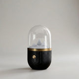 Bordlampe i træ og matteret glas – natbordslampe med bjergmotiv