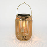 Lanterne i flettet look – solcellelampe til haven med skumringssensor