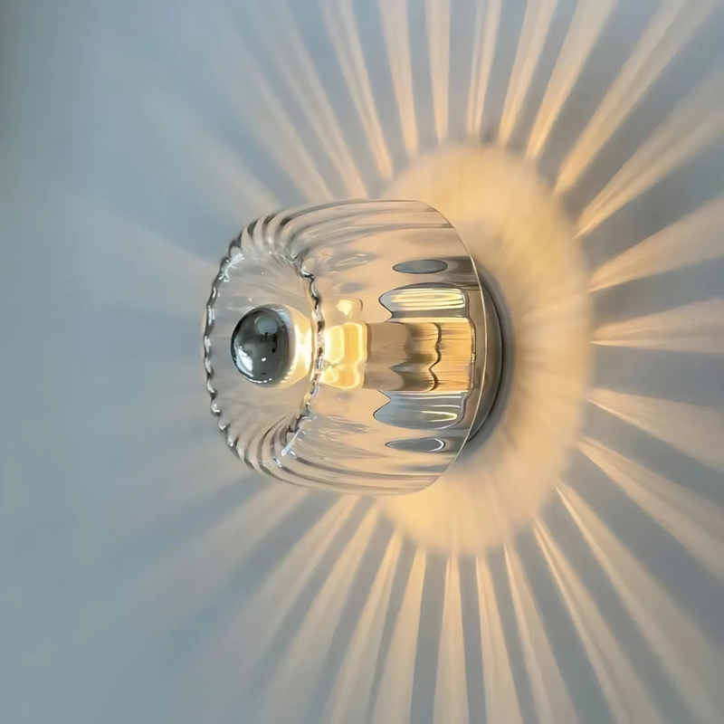 Væglampe i glas – bauhaus vægbelysning i sølv