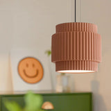 Pendel i resin – moderne bauhaus hængelampe