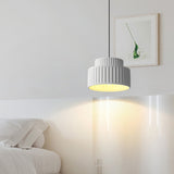 Pendel i resin – moderne bauhaus hængelampe