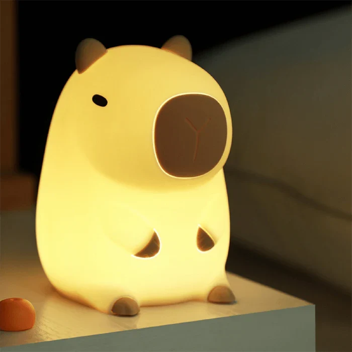 LED-natlampe i silikone formet som en capybara