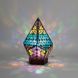Bordlampe i træ med stjernemønster – boho stemningslampe