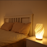 Bordlampe med bølgeformet skærm – moderne dæmpbar bordbelysning
