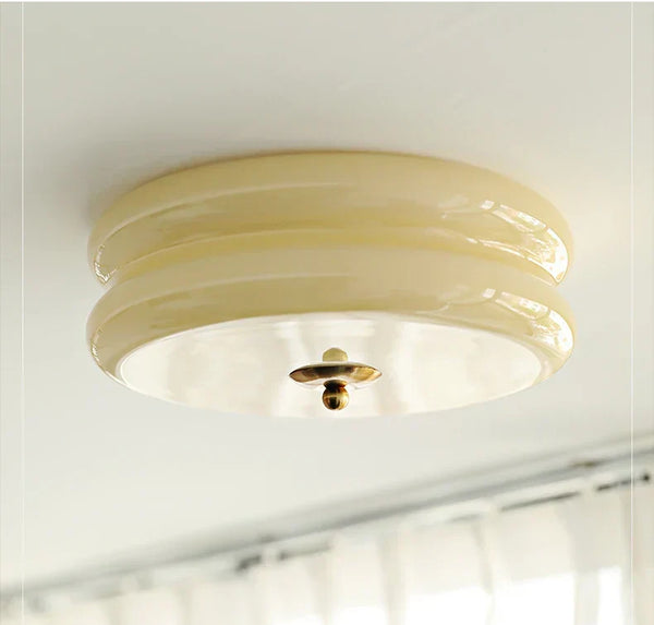 Loftlampe i glas – dansk bauhaus loftbelysning til stuen