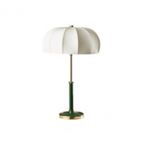 Bordlampe i stof til natbordet