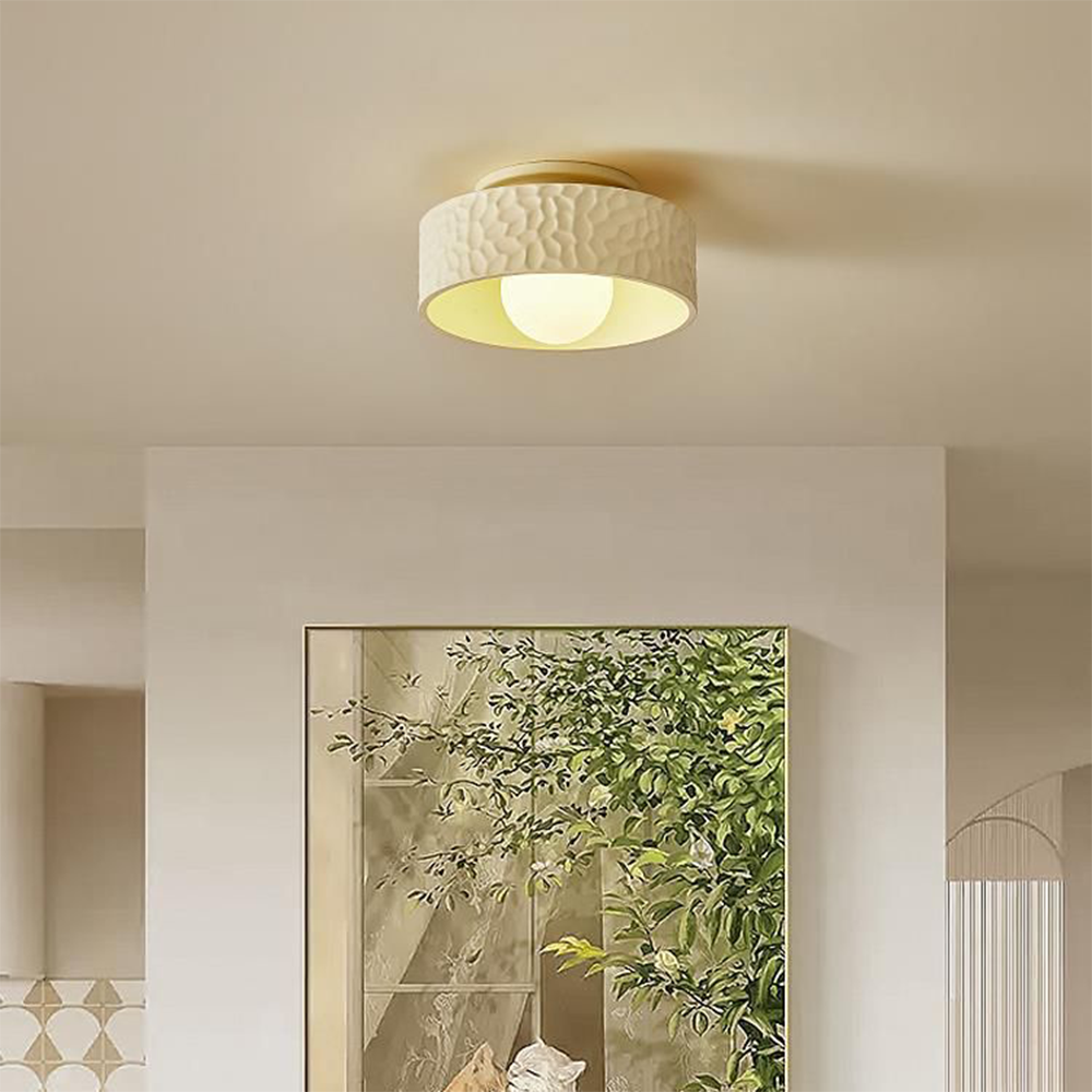 Loftlampe i creme – fransk enkel loftbelysning