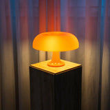 Bordlampe med svampeform – moderne natbordslampe med USB