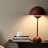 Bordlampe i metal – trådløs moderne bordbelysning